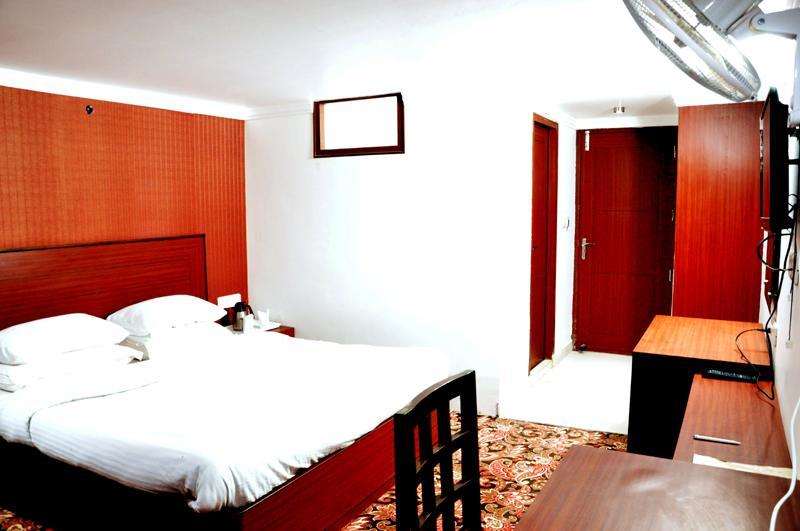 Hotel Trinetar Resorts Batoti Ngoại thất bức ảnh