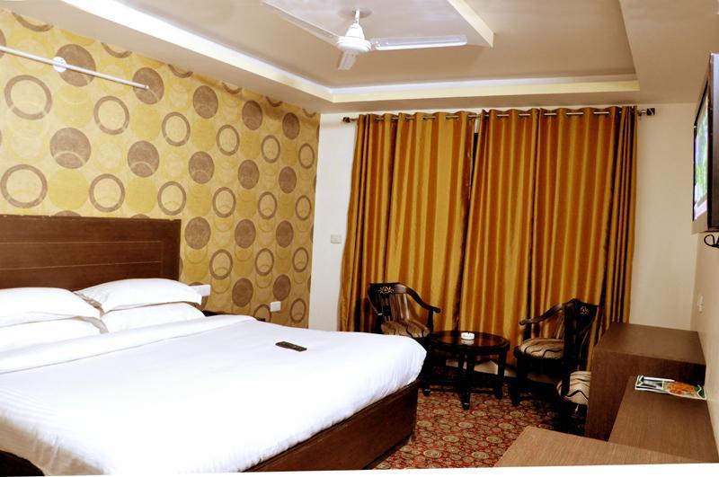 Hotel Trinetar Resorts Batoti Ngoại thất bức ảnh
